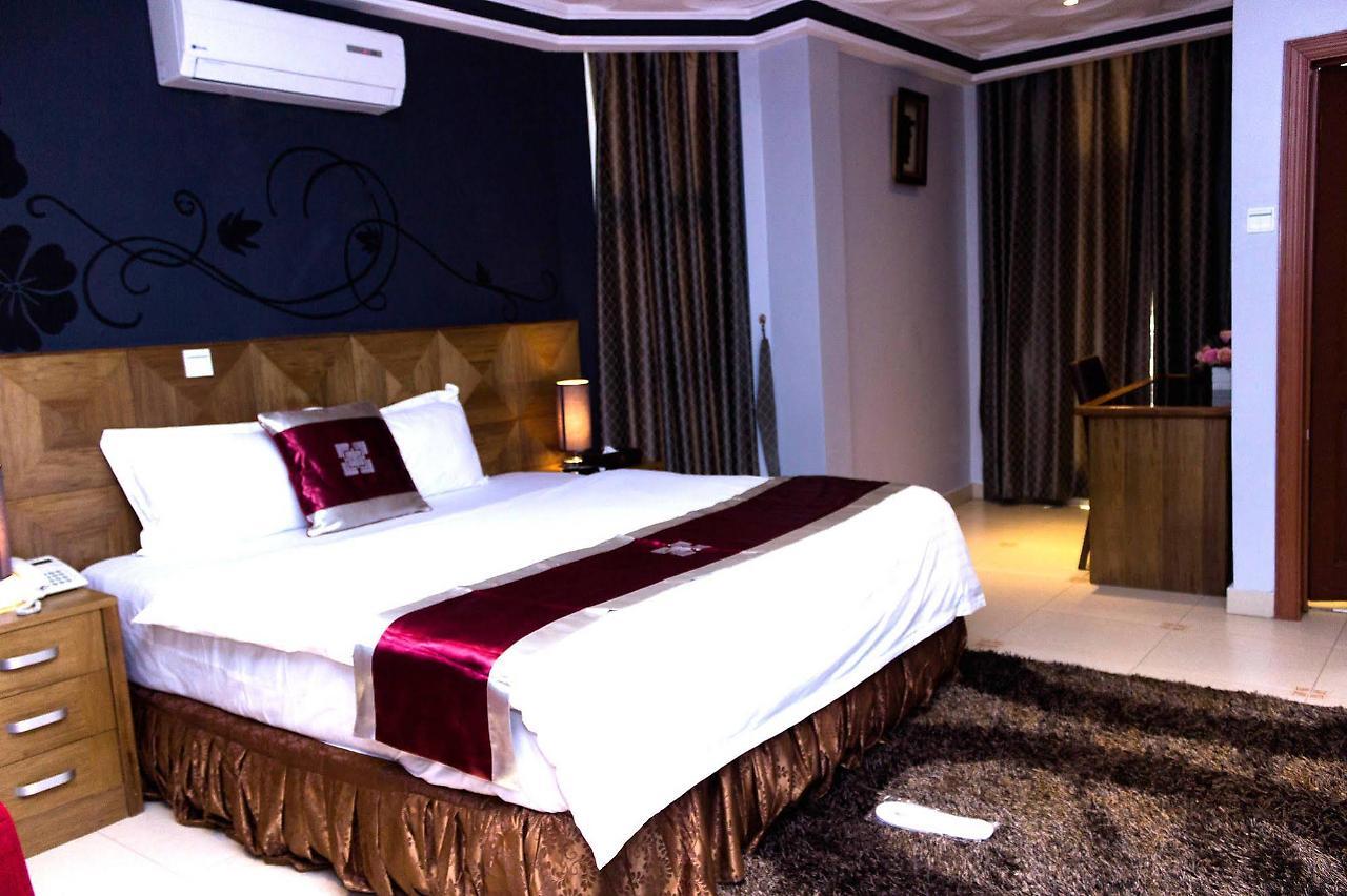 Airport West Hotel Аккра Экстерьер фото