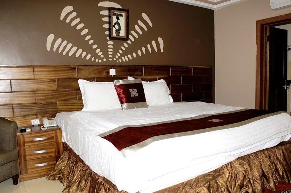 Airport West Hotel Аккра Экстерьер фото