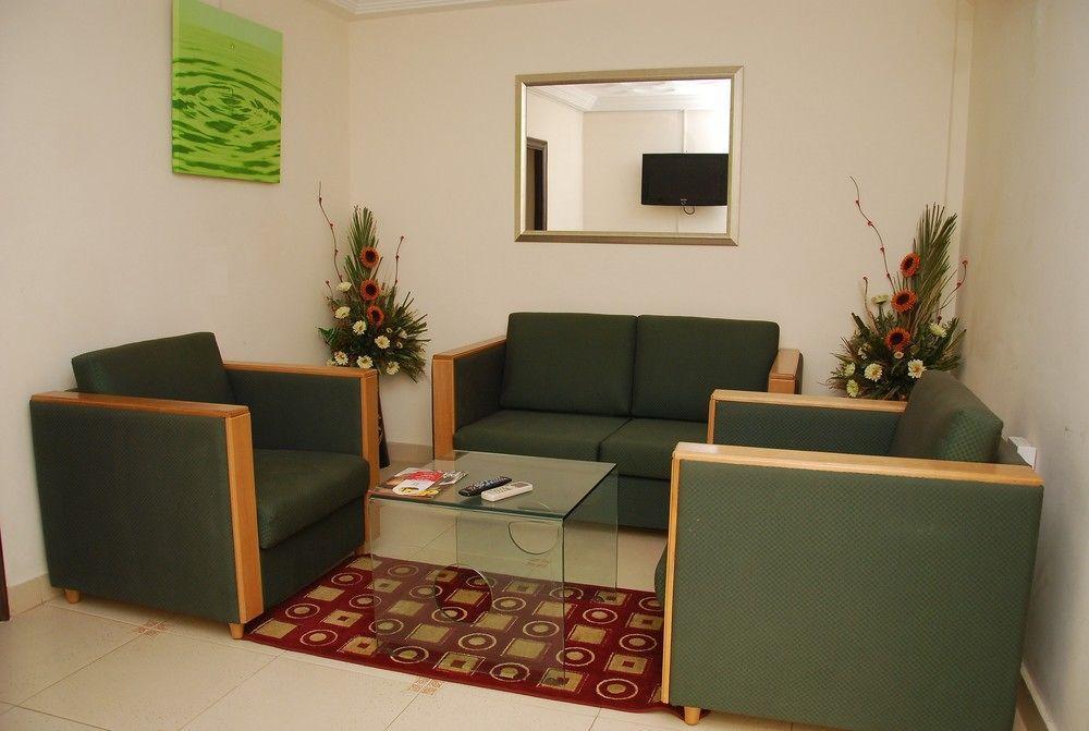Airport West Hotel Аккра Экстерьер фото