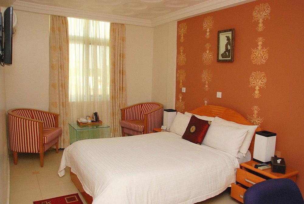 Airport West Hotel Аккра Экстерьер фото