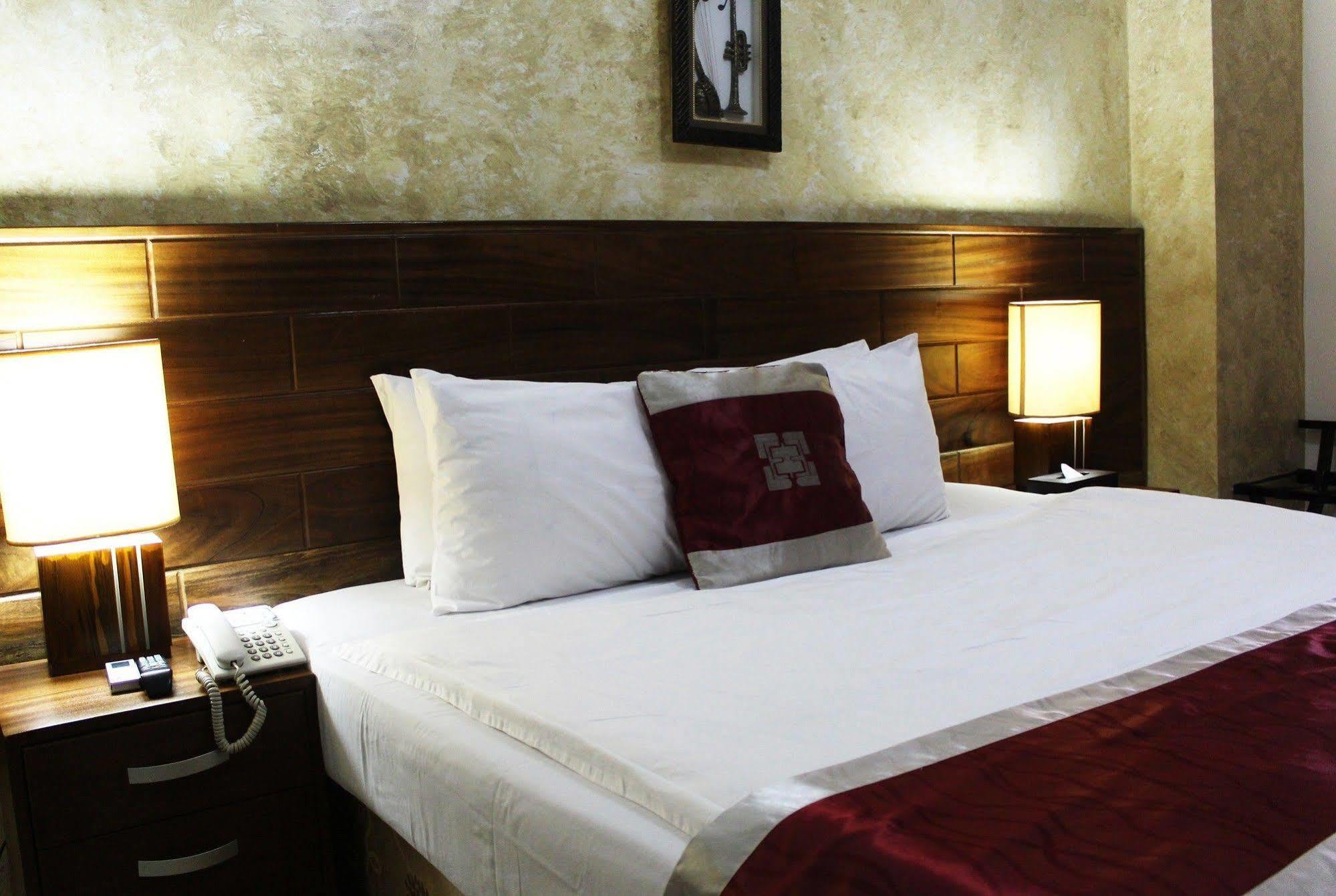 Airport West Hotel Аккра Экстерьер фото